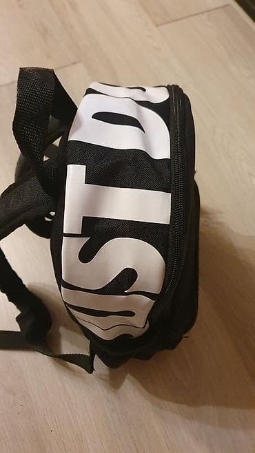 mali rančevi: Nike original mini ranac,dva puta nosen.Slova nisu popucala — 2