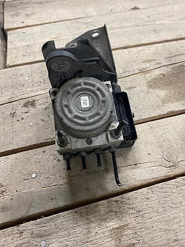 ABS PUMPA ZA VOLKSWAGEN GOLF 7 - 5Q0614517R | Abs pumpa za Golf 7 na lalafo.rs ABS PUMPA ZA VOLKSWAGEN GOLF 7 - 5Q0614517R | Abs pumpa za Golf 7