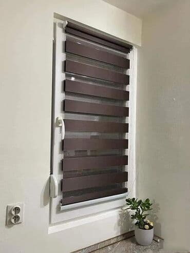 Zebra zavese, sistem kacenja na okvir prozora bez busenja. Naravno u na lalafo.rs Zebra zavese, sistem kacenja na okvir prozora bez busenja. Naravno u