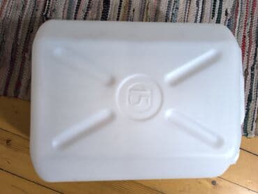 Tableware: Plastični kanister 15 L - Zapremina: 15 litara (oznaka “15” utisnuta — 3