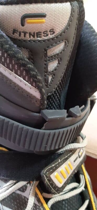 delovi za maketu fice: Fila roleri 45,5broj — 8