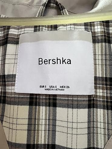 bele ravne sandale: Bershka ženski mantil/trenč kaput - Veličina: S (EUR S / USA S / MEX — 2