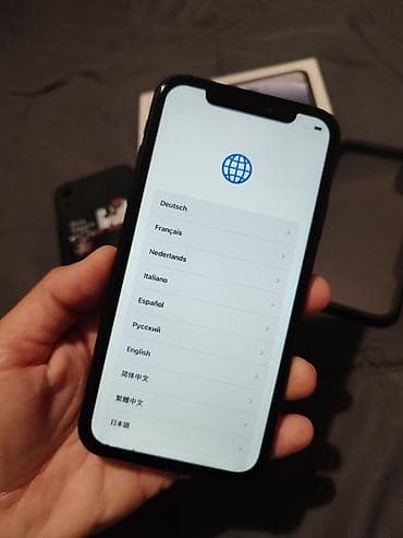 mobilni telefoni sa tastaturom: IPhone XR 64 GB – crni - Ekran 6.1" Liquid Retina (LCD) sa Face — 10