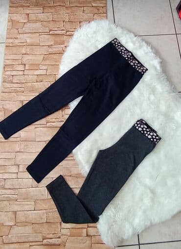 bez pantalone i crna kosulja: Ženske helanke / uske pantalone sa elastičnim pojasom. - Model: slim — 3