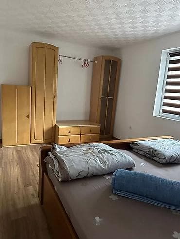 jeftine kuce petrovac na mlavi: Izdaje se vikendica od 40m2 u Kajtasovu. Kapaciteta do 4 osobe. Cena — 7