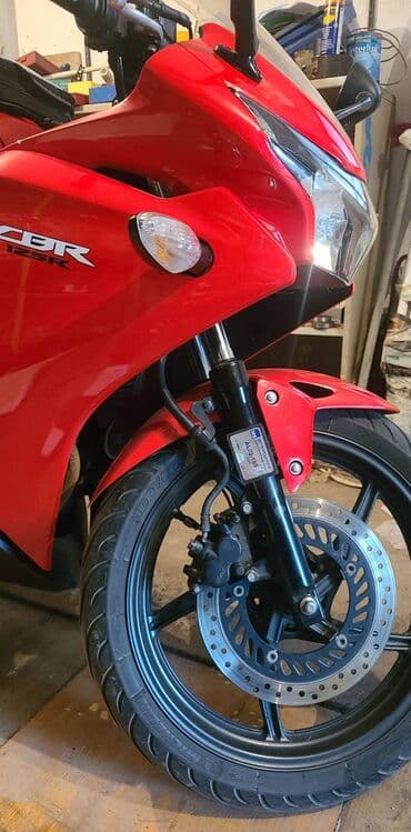 starter za auto: Nosač / držač registracione nalepnice za motocikle. Izradjen od ABS — 1