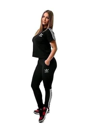 puder bourjois: Sportski komplet majica kratkih rukava i donji deo trenerke ADIDAS. - — 1