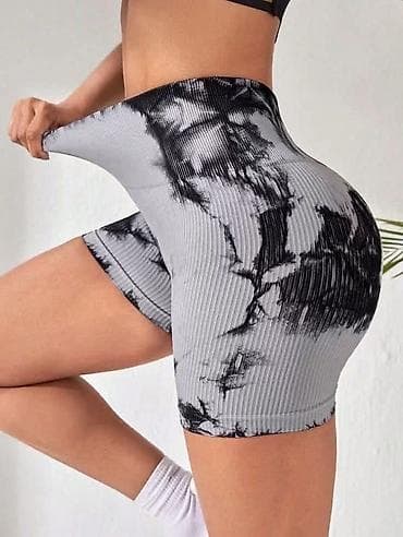 Šortsevi, Bermude: 04. Push up 2.200 dinara A — 5