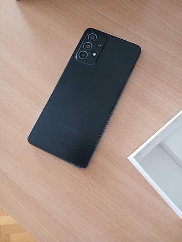 prodajem samsung: Samsung Galaxy A52s 5G – crna boja Ključne karakteristike: - 5G — 3