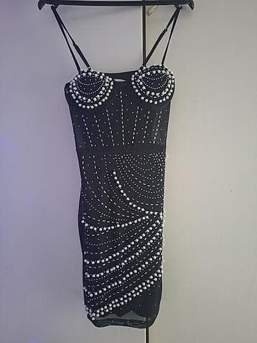 Crna mini haljina sa perlama i kristalima – „NEW COLLECTION“, veličina