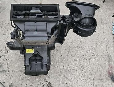 vakum za izvlačenje lima: KUCISTE VENTILACIJE MOTORIC ZA OPEL ZAFIRA ZA 2005. GOD — 1