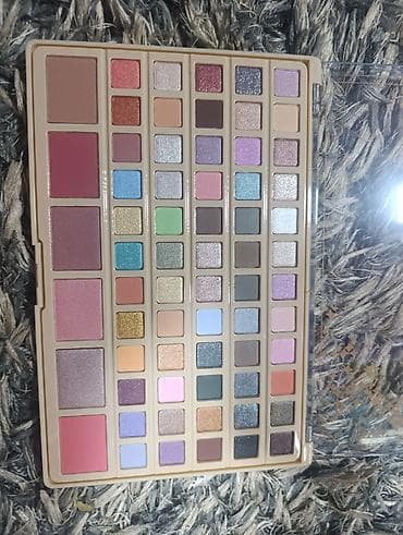 sat: Paleta šminke – FabFactory Luxury Make Up Artist 80 Colour Palette - — 4