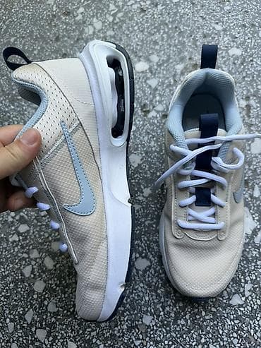 nike bele kozne patike: Nike patike sa Air jedinicom u đonu - Model: niskoprofilne sportske — 3