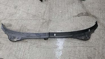 parksajd alati: PLASTIKA ISPOD BRISACA ZA PEUGEOT 306 — 1