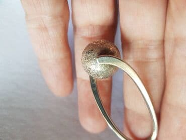 grubin sa krznom: Hoop earrings — 3