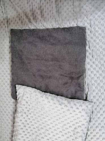 Ćebad i pokrivači: Prekrivači po meri
1490 din metar.
Širina 180 cm — 2