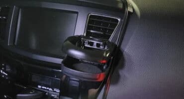 auto niš: Držači za pepeljare čaše flaše univerzalni držač za auto : piće čaše — 1