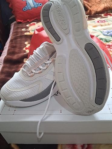 isteki za ledja: Adidas sportske patike – bele/boja slonovače sa sivim detaljima - — 2