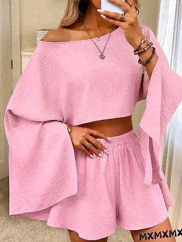 Dva‑dela ženski komplet – top i šorts - Kroj: kratki crop top sa