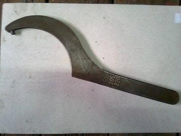 Prodajem obujmni ključ 205/220 sa slike,original-fabrički, za velike