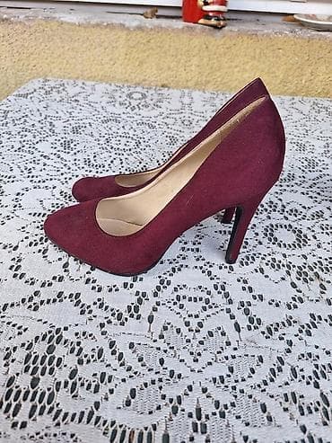 gleznjace sa stiklom: Štikle – broj 39 - Veličina: 39 (gazište 25 cm) - Model: klasične — 3