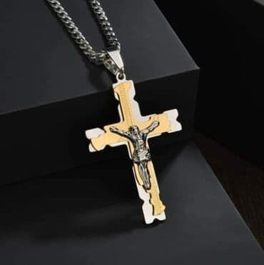 Lanac sa krstom
Hirurški čelik
Cena:1600din