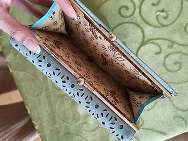 markeri u boji: Elegantni ženski novčanik sa perforiranim dezenom - Materijal: eko — 3