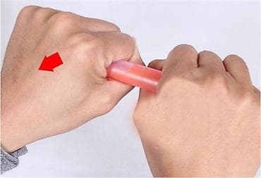 pikado cena: Svetleci stapici 15cm raznih boja idealno resenje ako se nadjete u — 5