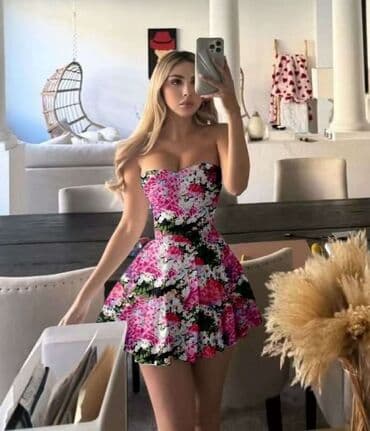 leprsava haljina: ⚜️new collection⚜️
🌟 haljina 🌟
velicina univerzalna odgovara za sml — 3