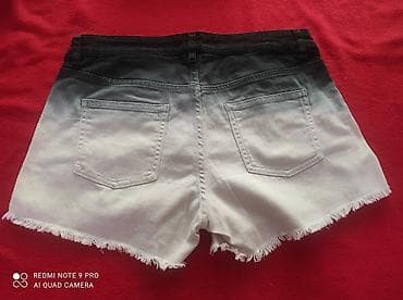 broj obuce 7: Sareni sorts velicina S
Duzina 28
Poluobim struka 35
450 din — 2