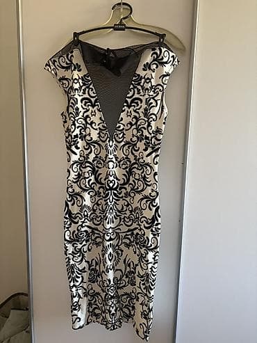 Elegantna midi haljina sa baršunastim žakard aplikacijama - Kroj