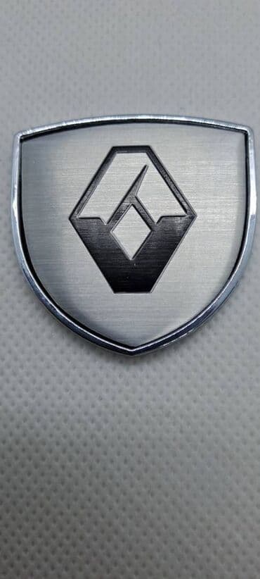teretne gume 13 c: Samolepljivi metalni stiker za automobil - RENAULT Metalni stiker za — 1