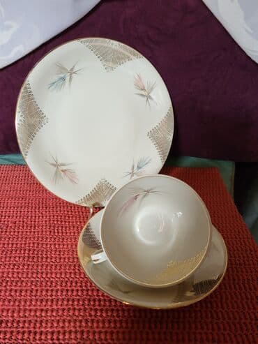 porcelanske solje za caj: Set porcelanski 70te. Porcelanski set. nigde — 2