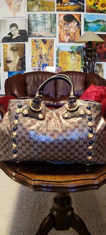 Ostali aksesoari: Gucci. Fantastična.

Bez ikakvih nedostataka.
45cm x 28cm x 10cm — 3