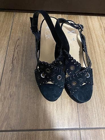 tommy hilfiger sandale 2023: Bata sandale 39 broj udobne obuvene 2 x kao nove su uživo povoljno — 2