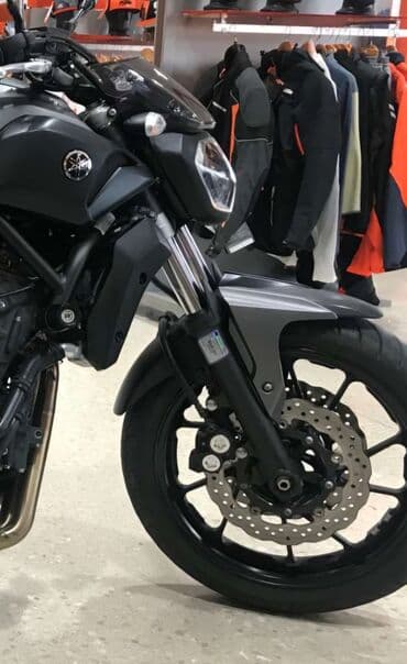 starter za auto: Nosač / držač registracione nalepnice za motocikle. Izradjen od ABS — 6