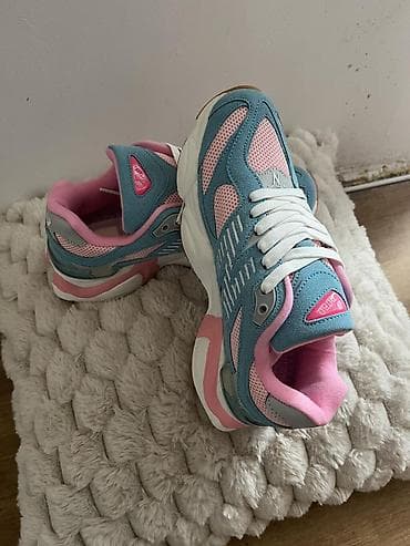 nove converse patike: New Balance patike 9060 – roze plavi & zeleni model Dostupne u — 4