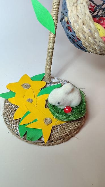 ograda za bebe: Uskršnja dekoracija – ručno rađen stalak sa visećom mini korpicom - — 5