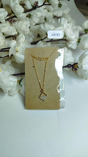 pinko torba cena: Zlatna ogrlica sa privjeskom – geometrijski romb - Lanac u zlatnoj — 1