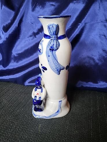 stolice bele: Vaza holandski delft,rucno oslikana pa glazirana iz 70ih.g. Vaza je — 7