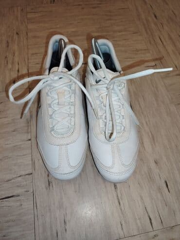Women's Sneakers and athletic shoes: Nike, 39, bоја - Bela