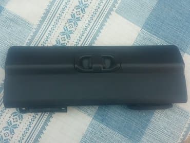 Auto delovi: Vrata kasete table Lada 1.7 Niva. Polovno, očuvano kao novo. Skinuto — 1