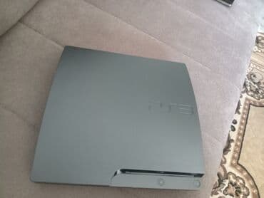 mars igra: Sony PlayStation 3 konzola sa dva originalna kontrolera. Konzola je — 2