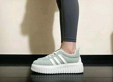 karl lagerfeld patike akcija: Samba 1
Cena: 3400din
Brojevi: 36-41
PS✨ — 3