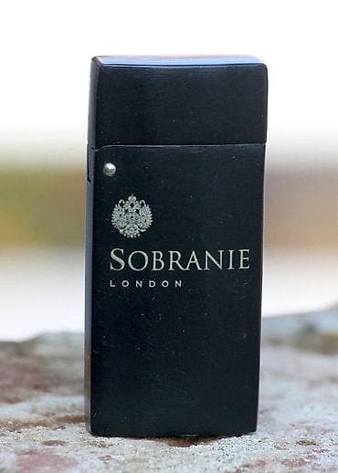 markice za pisma: Sobranje London UPALJAČ Masivna metalna futrola za upaljač BIC — 9