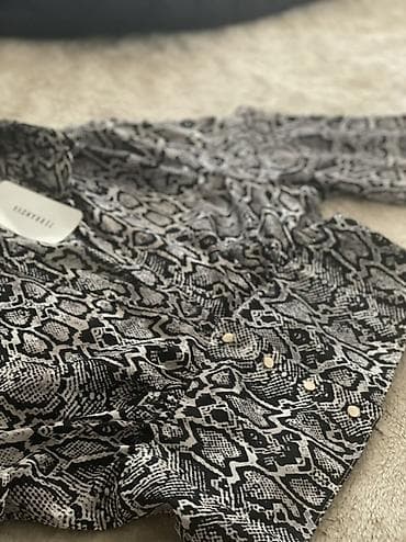 pull and bear torbe: Terranova ženska košulja – model sa zmijskim (snake) printom - Brend — 1