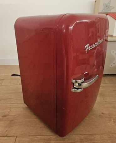 zvucnici i pojacala: Mini frizider Frescolino RED Ispravan mini frizider poznatog svetskog — 4