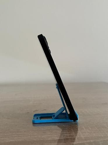 Kućni aparati: Prodajem Apple iPhone 13 midnight u odlicnom stanju. Telefon je — 2