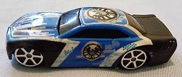 stunt elf rc car: Autic iron man stanje se vidi na slikama. velicina oko 8 cm — 2