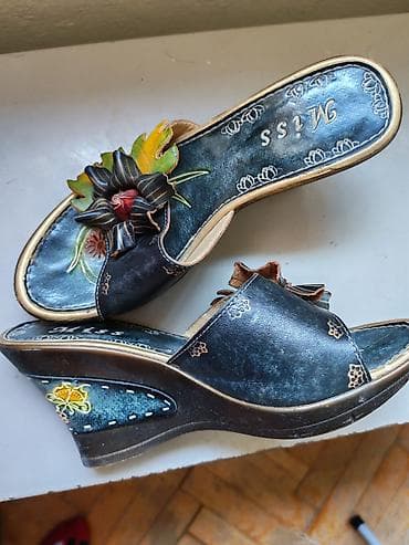 ugg platform cizme: Ženske klompe/sandale na platformu „Miss”. - Model: otvoreni prsti — 2